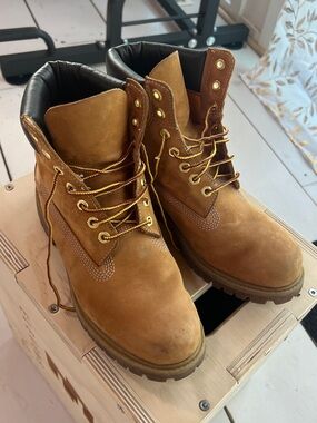 Classic Timberland Work Boots - Lace-Up Leather
